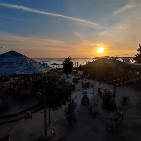 Living Asia Sunset Resort 길리 아이르 외부 사진