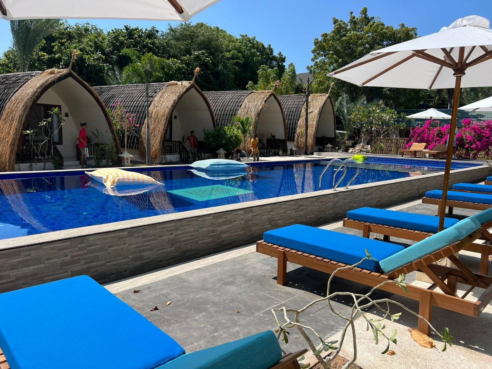 Living Asia Sunset Resort 길리 아이르 외부 사진